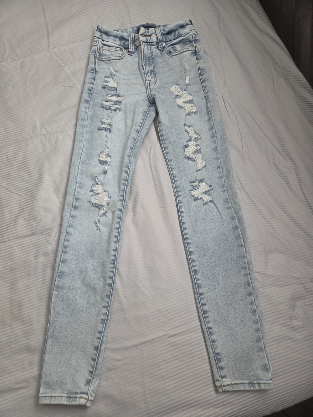 Aeropostale Light Wash Distressed Skinny Jeans